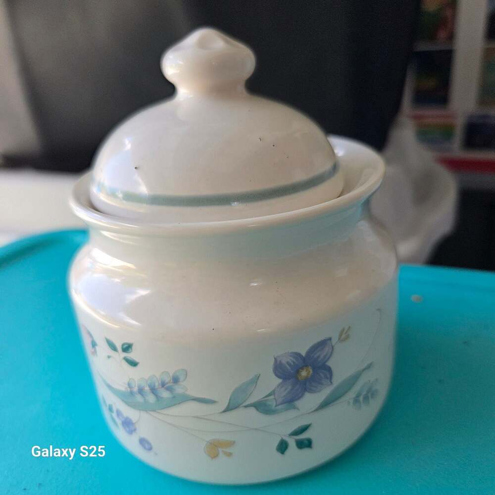 Pfaltzgraff April Floral Stoneware Sugar Bowl with Lid